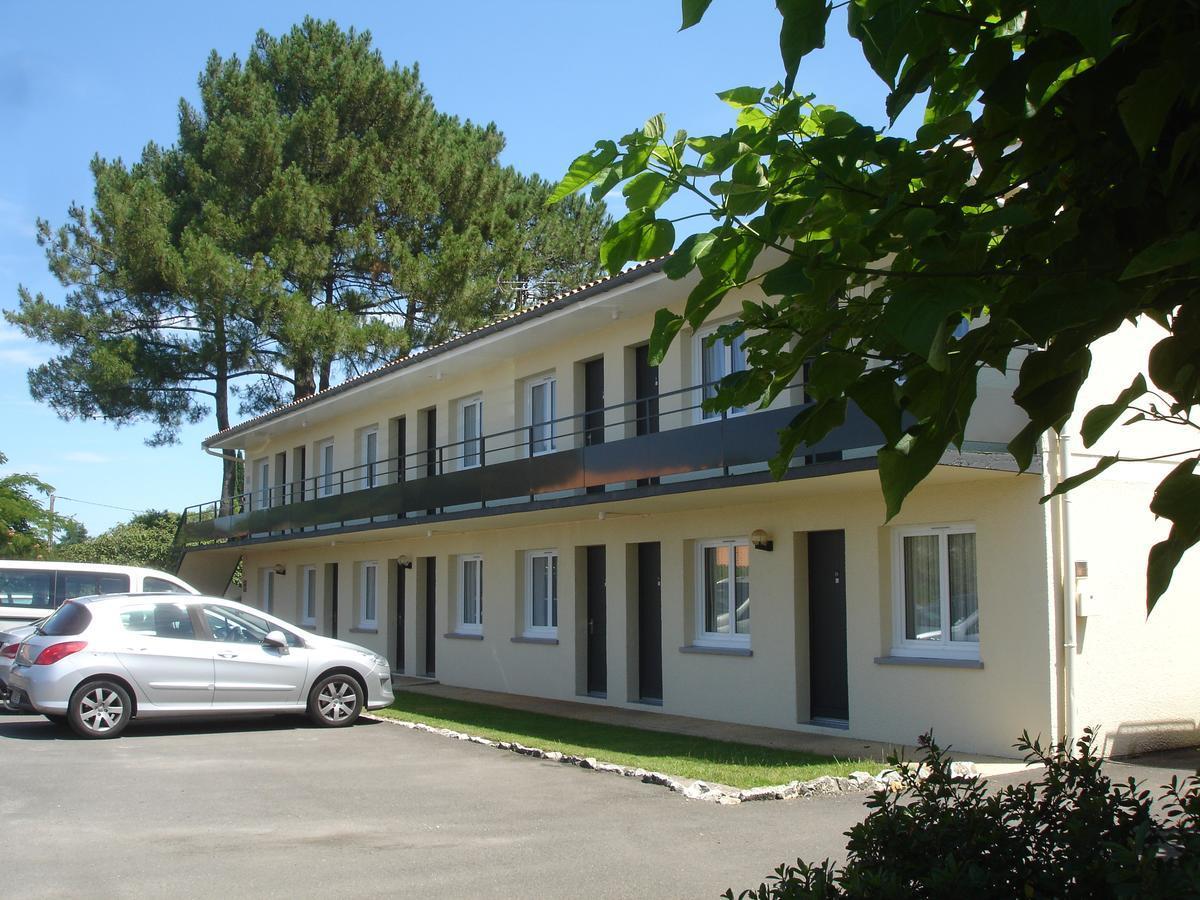 Hotel Restaurant Les Bruyeres Saint-Médard-en-Jalles Kültér fotó