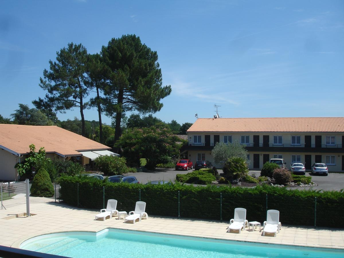 Hotel Restaurant Les Bruyeres Saint-Médard-en-Jalles Kültér fotó